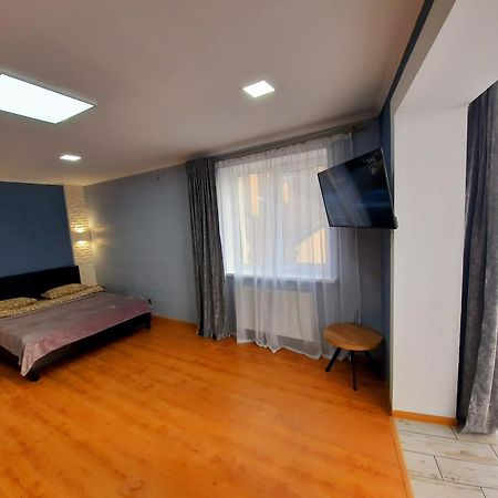 New Luxury Studio Apartment Ивано-Франкивск Стая снимка
